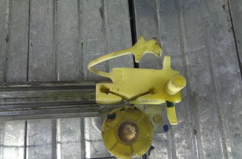 Mecanisme  moteur lève-glace avant droit RENAULT TRAFIC 2 PHASE 1 occasion