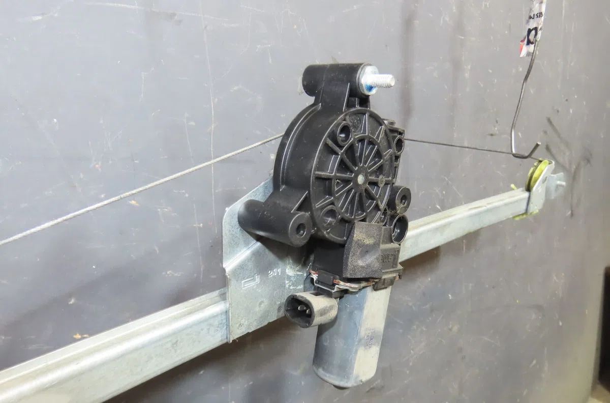 Mecanisme  moteur lève-glace avant droit Renault TRAFIC II Camionnette (FL) 2.0 dci 115 (fl01, fl0u) (2006) occasion