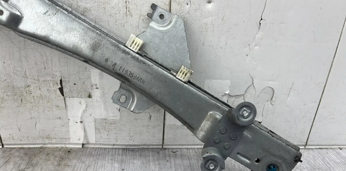 Mecanisme  moteur lève-glace avant droit RENAULT TWINGO 2 PHASE 2 occasion