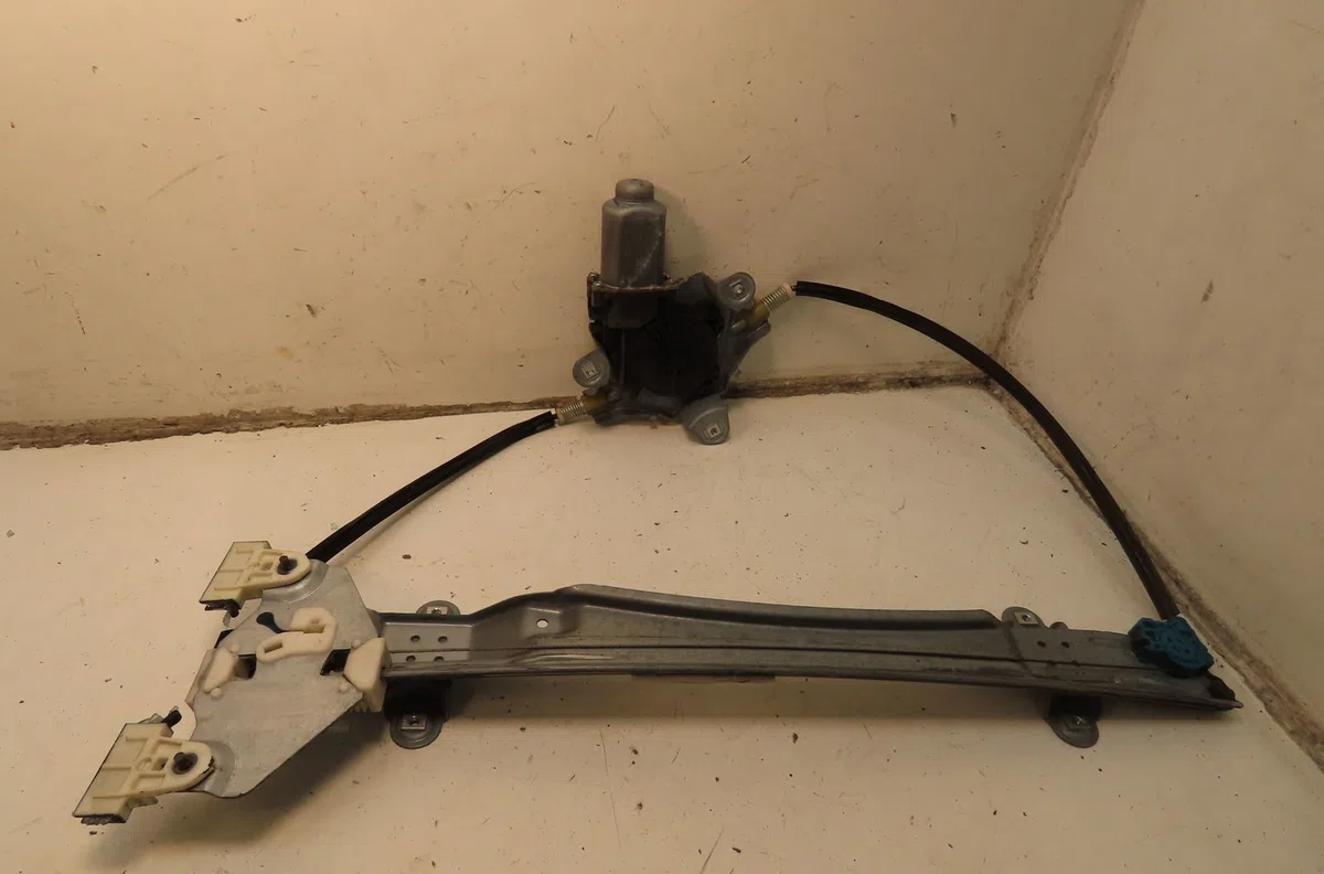 Mecanisme  moteur lève-glace avant droit Renault TWINGO II (CN0_) 1.5 dci 75 (2010) 3 portes occasion