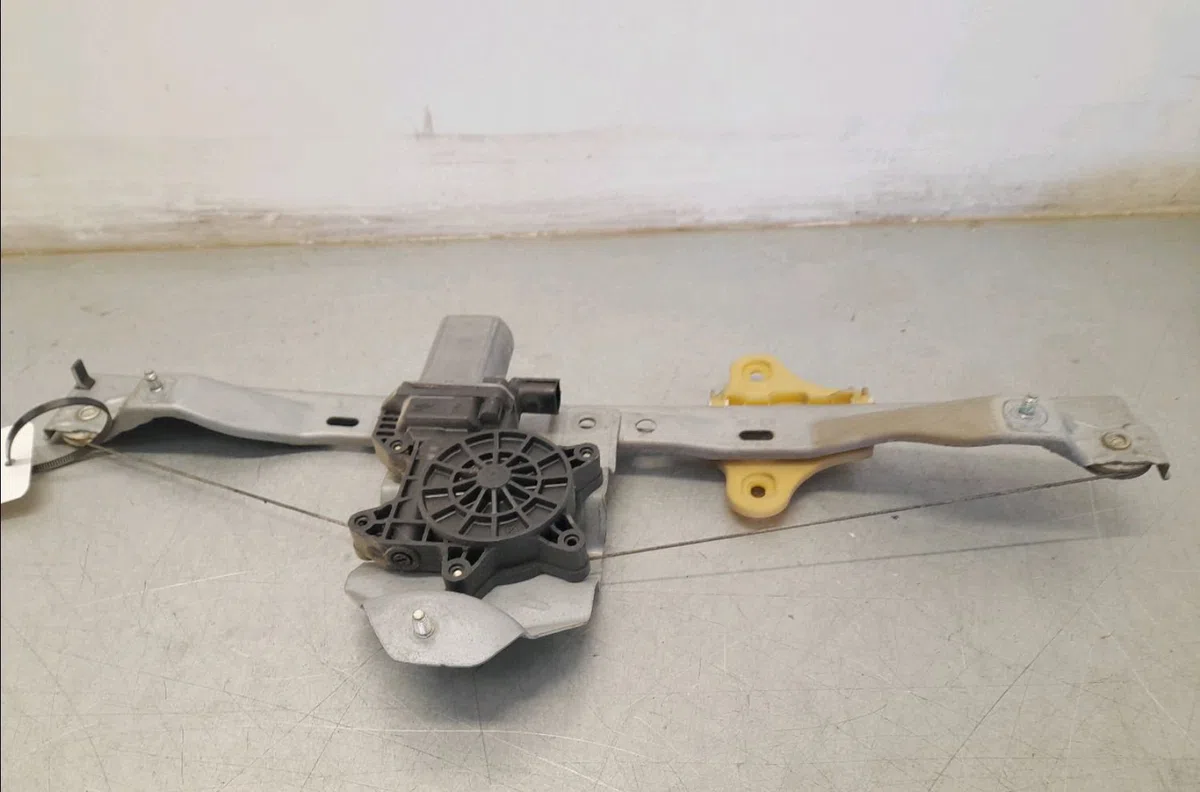 Mecanisme  moteur lève-glace avant droit Renault TWINGO III (BCM_, BCA_) 0.9 tce 90 (2014) 5 portes occasion