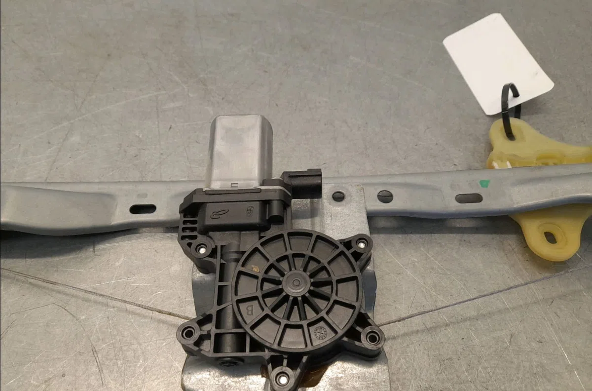 Mecanisme  moteur lève-glace avant droit Renault TWINGO III (BCM_, BCA_) 0.9 tce 95 (2019) occasion