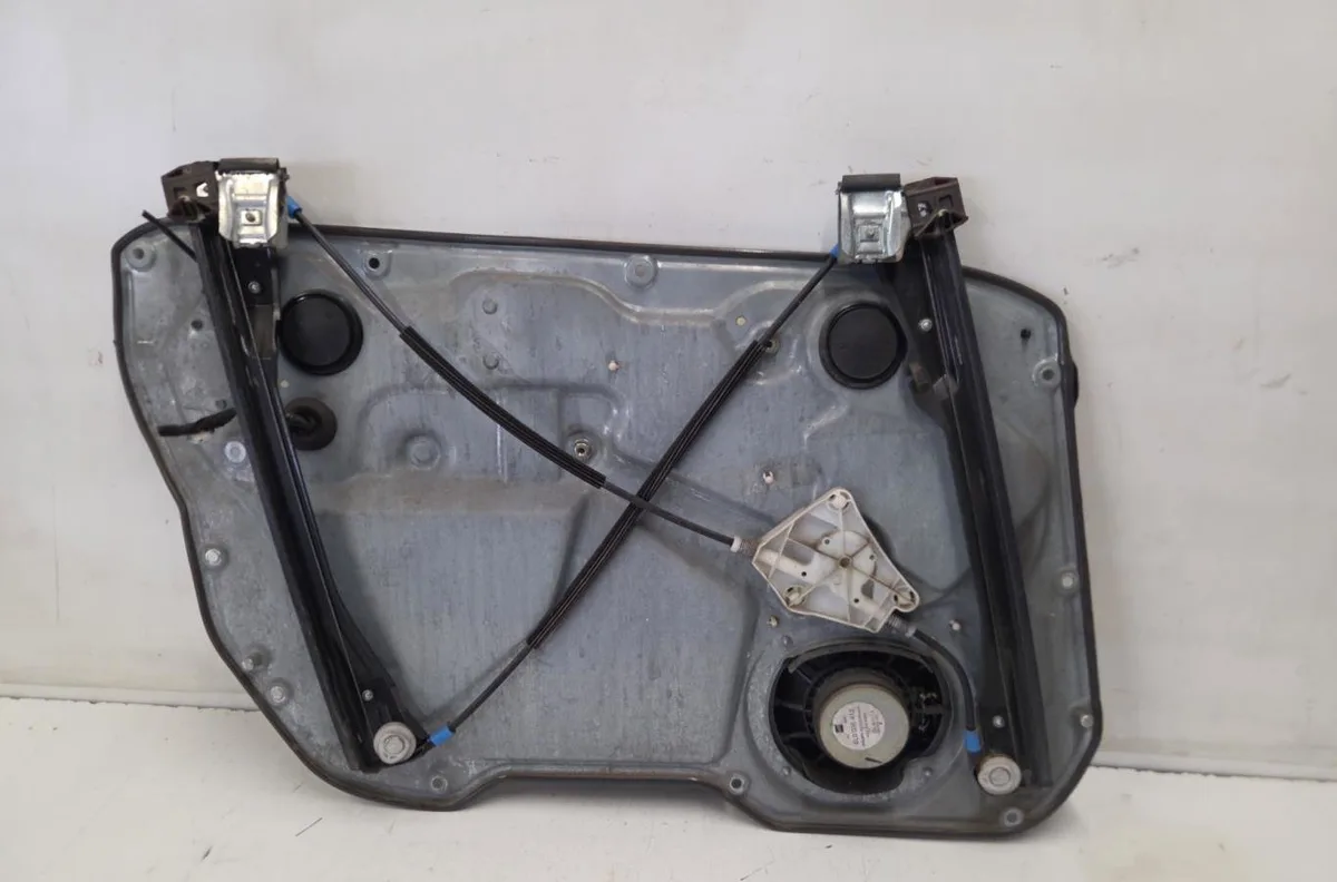 Mecanisme moteur lève-glace avant droit SEAT IBIZA 3 PHASE 1 occasion