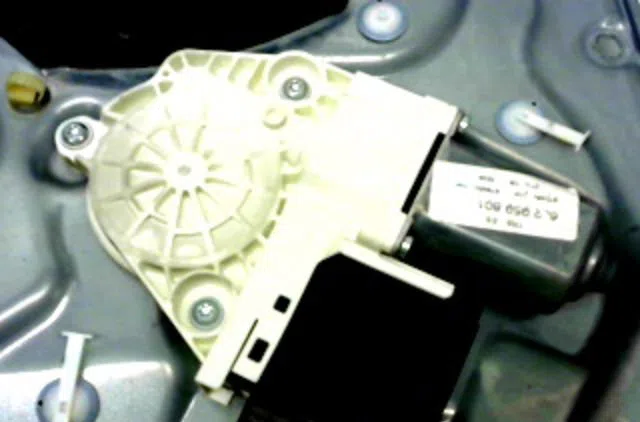 Mecanisme  moteur lève-glace avant droit Seat IBIZA III (6L1) 1.9 tdi (2002-2009) 5 portes occasion