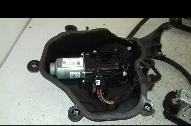 Mecanisme  moteur lève-glace avant droit Seat IBIZA IV (6J5, 6P1) 1.2 (2009-2011) occasion