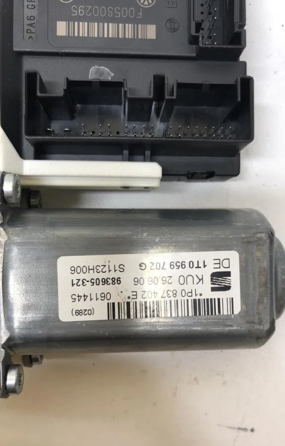 Mecanisme  moteur lève-glace avant droit Seat LEON (1P1) 2.0 tdi 16v (2005-2012) occasion