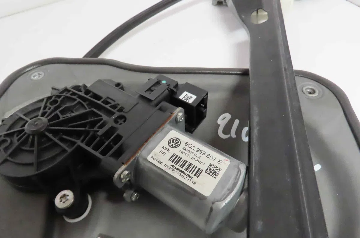 Mecanisme  moteur lève-glace avant droit SKODA FABIA II occasion