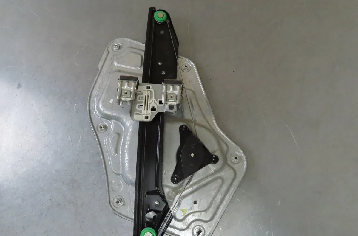Mecanisme  moteur lève-glace avant droit Skoda YETI (5L) 2.0 tdi (2011-2017) occasion