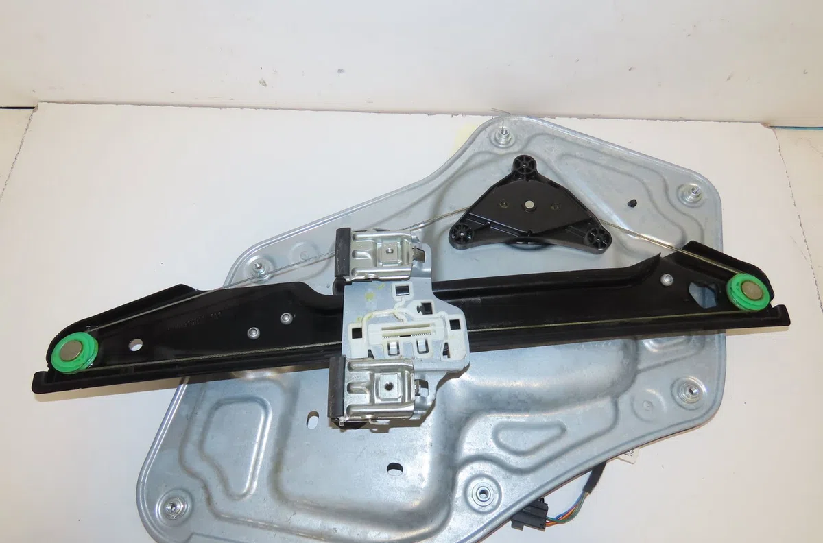 Mecanisme  moteur lève-glace avant droit Skoda YETI (5L) 2.0 tdi 4x4 (2009-2017) occasion