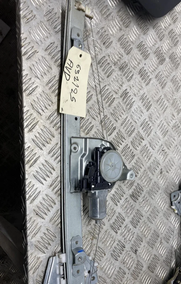 Mecanisme moteur lève-glace avant droit SUZUKI GRAND VITARA 2 PHASE 1 occasion