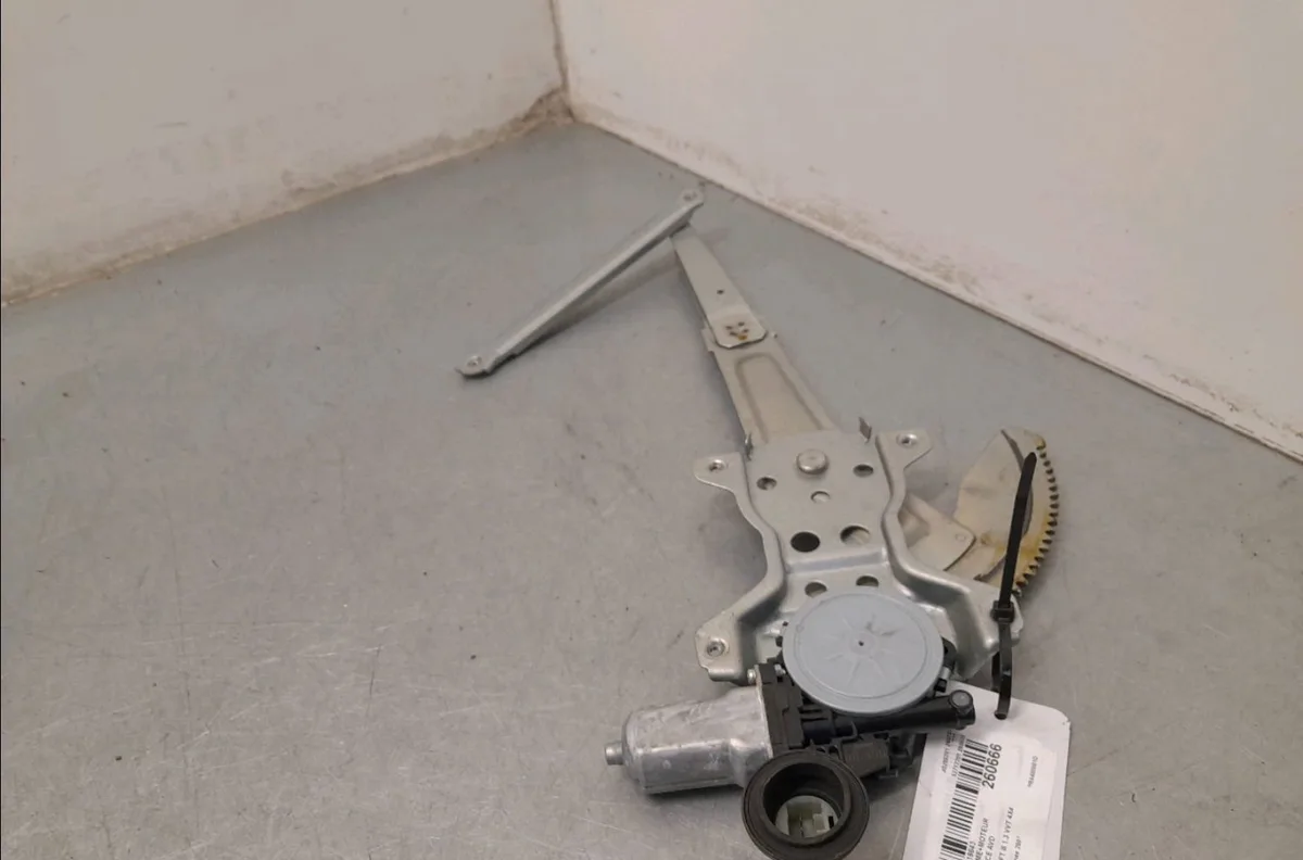 Mecanisme  moteur lève-glace avant droit Suzuki SWIFT III (MZ, EZ) 1.3 4x4 (rs 413) (2006) occasion