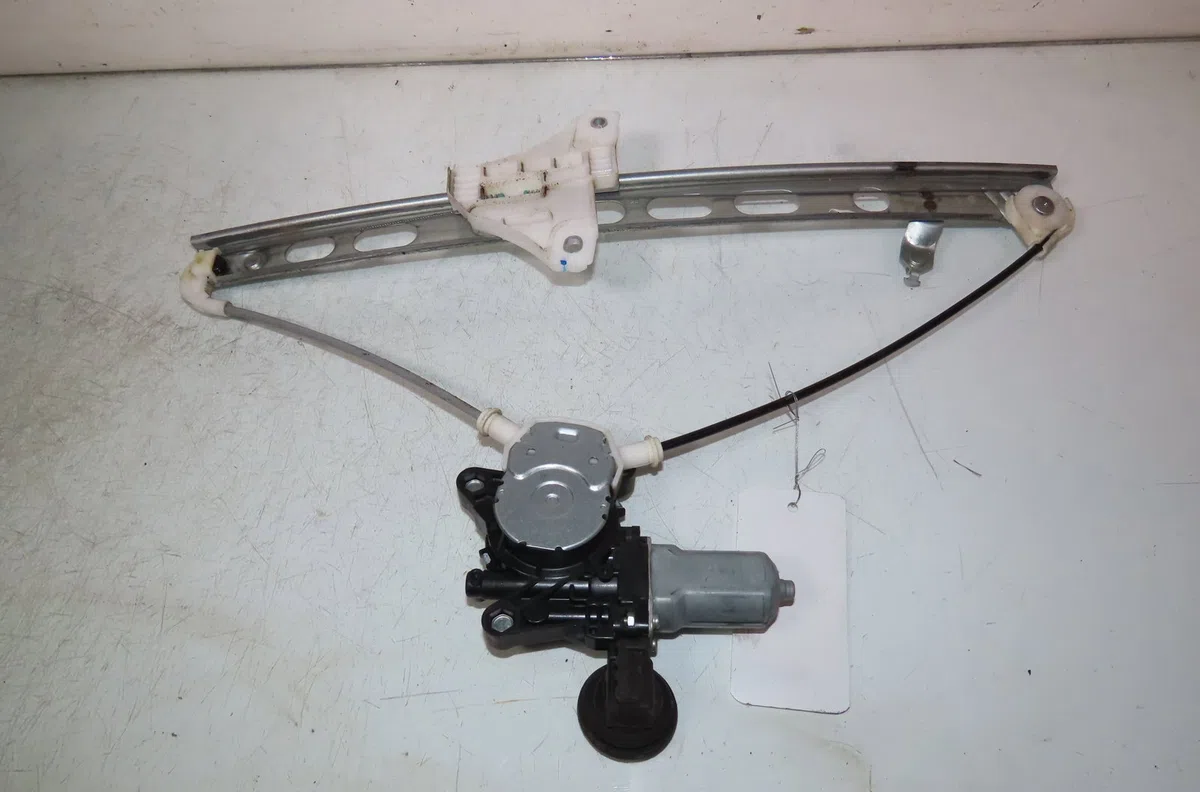 Mecanisme moteur lève-glace avant droit Suzuki SWIFT IV (FZ, NZ) 1.2 4x4 (azh 412) (2010) occasion