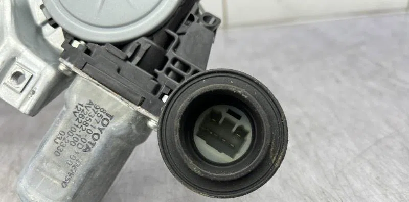 Mecanisme  moteur lève-glace avant droit TOYOTA AURIS 1 PHASE 1 occasion