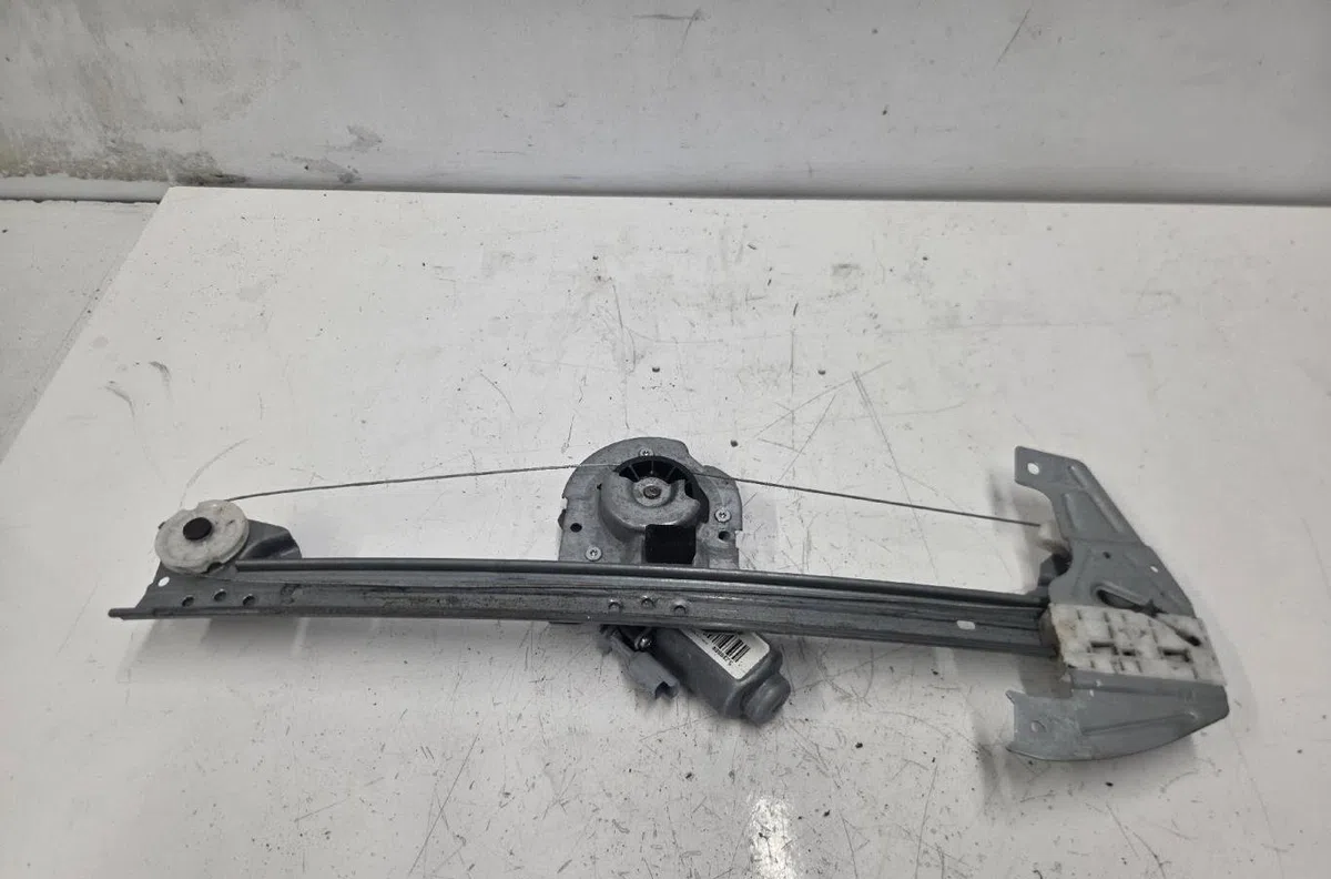 Mecanisme  moteur lève-glace avant droit TOYOTA AYGO 1 PHASE 2 occasion