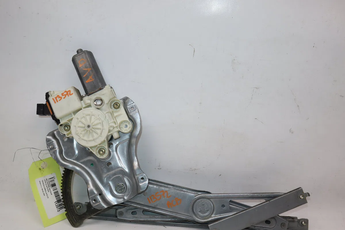 Mecanisme moteur lève-glace avant droit Toyota COROLLA (_E12_) 2.0 d-4d (cde120r_, cde120l_) (2002-2006) occasion