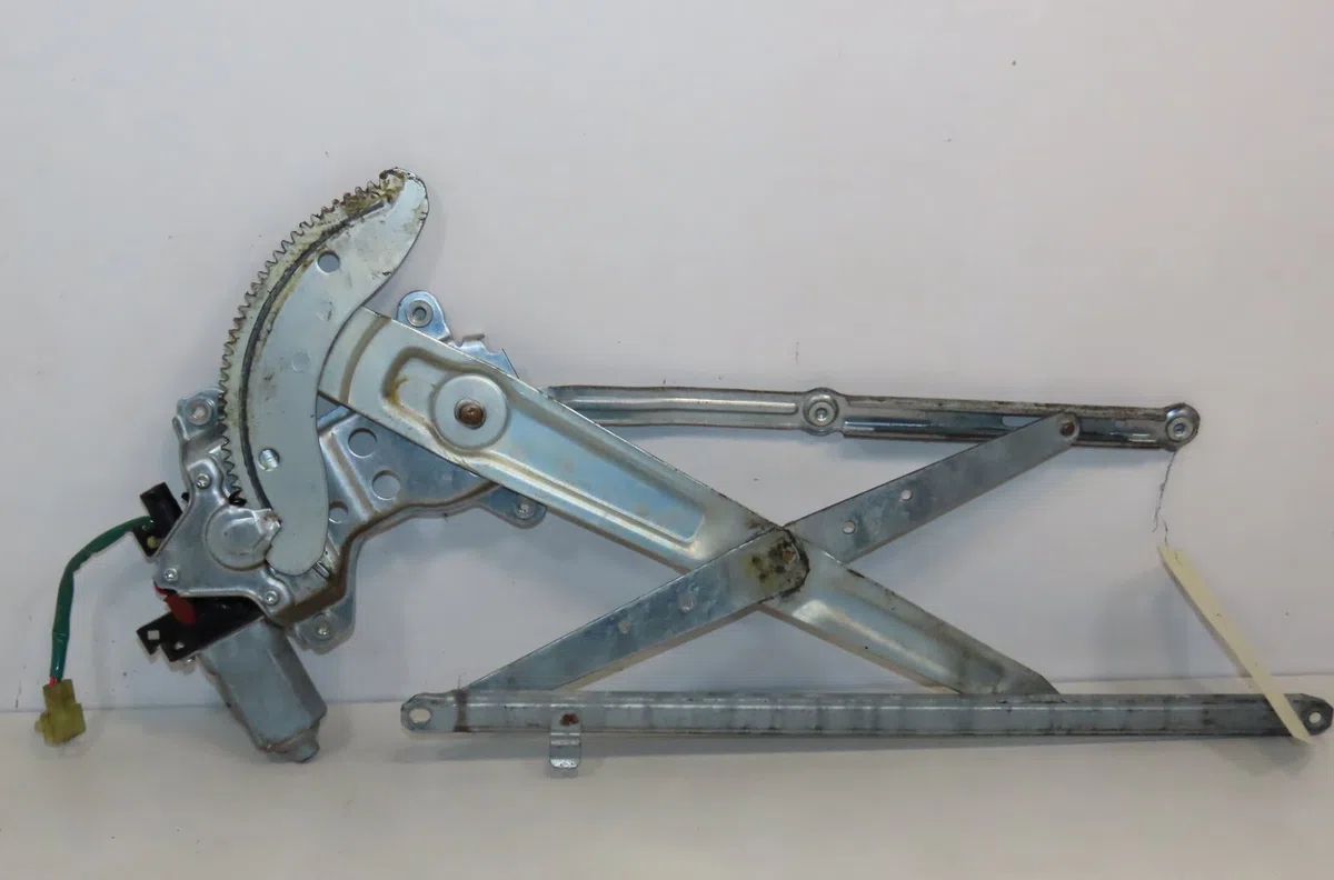 Mecanisme moteur lève-glace avant droit Toyota HIACE IV Camionnette (__H1_, __H2_) 2.5 d-4d (klh12, klh22) (2001-2006)