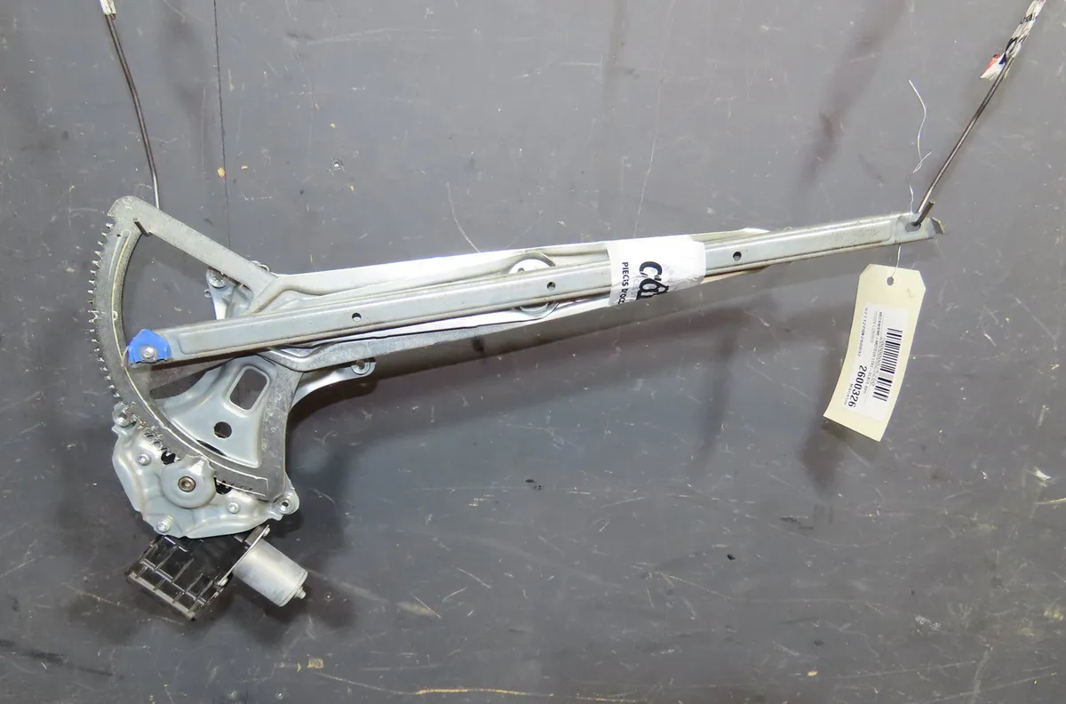 Mecanisme moteur lève-glace avant droit Toyota LAND CRUISER PRADO (_J15_) 2.8 d-4d (gdj150_, gdj155_, gdj150) (2015) 3