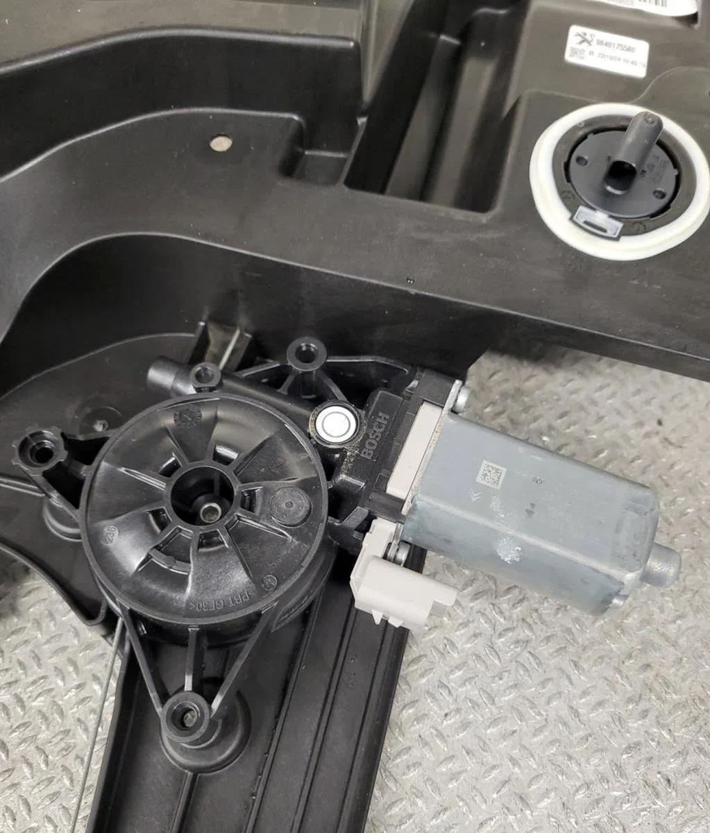 Mecanisme  moteur lève-glace avant droit TOYOTA PROACE 3 CITY  PROACE 3 CITY occasion