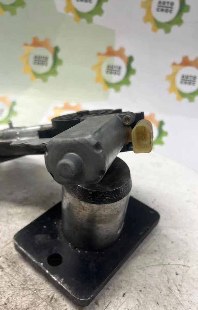 Mecanisme moteur lève-glace avant droit TOYOTA YARIS 1 PHASE 2 occasion