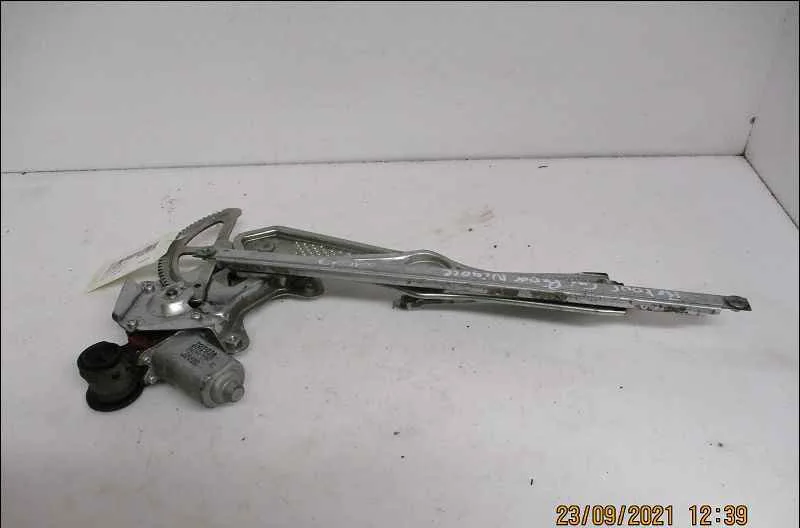 Mecanisme  moteur lève-glace avant droit TOYOTA YARIS I occasion