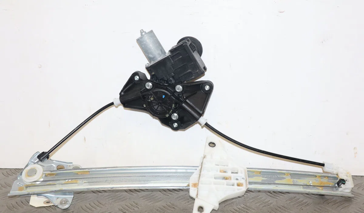 Mecanisme  moteur lève-glace avant droit Toyota YARIS (_P21_, _PA1_, _PH1_) 1.5 hybrid (mxph10, mxph11) (2020) 5 portes 