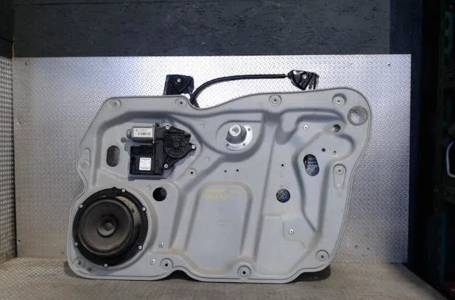 Mecanisme moteur lève-glace avant droit Volkswagen CADDY III Camionnette-Monospace (2KA, 2KH, 2CA, 2CH) 1.6 tdi (2010-2