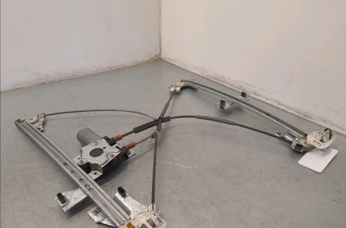 Mecanisme  moteur lève-glace avant droit Volkswagen FOX 3-5 portes (5Z1, 5Z3, 5Z4) 1.2 (2005-2011) occasion
