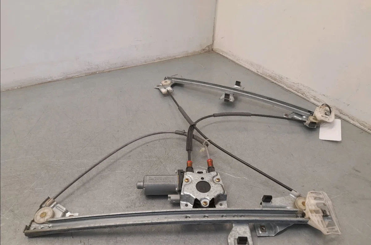 Mecanisme  moteur lève-glace avant droit Volkswagen FOX 3-5 portes (5Z1, 5Z3, 5Z4) 1.2 (2005-2011) occasion