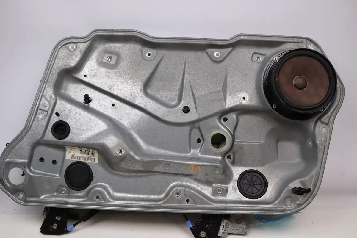 Mecanisme moteur lève-glace avant droit VOLKSWAGEN GOLF IV 1.9 TDI 110ch occasion