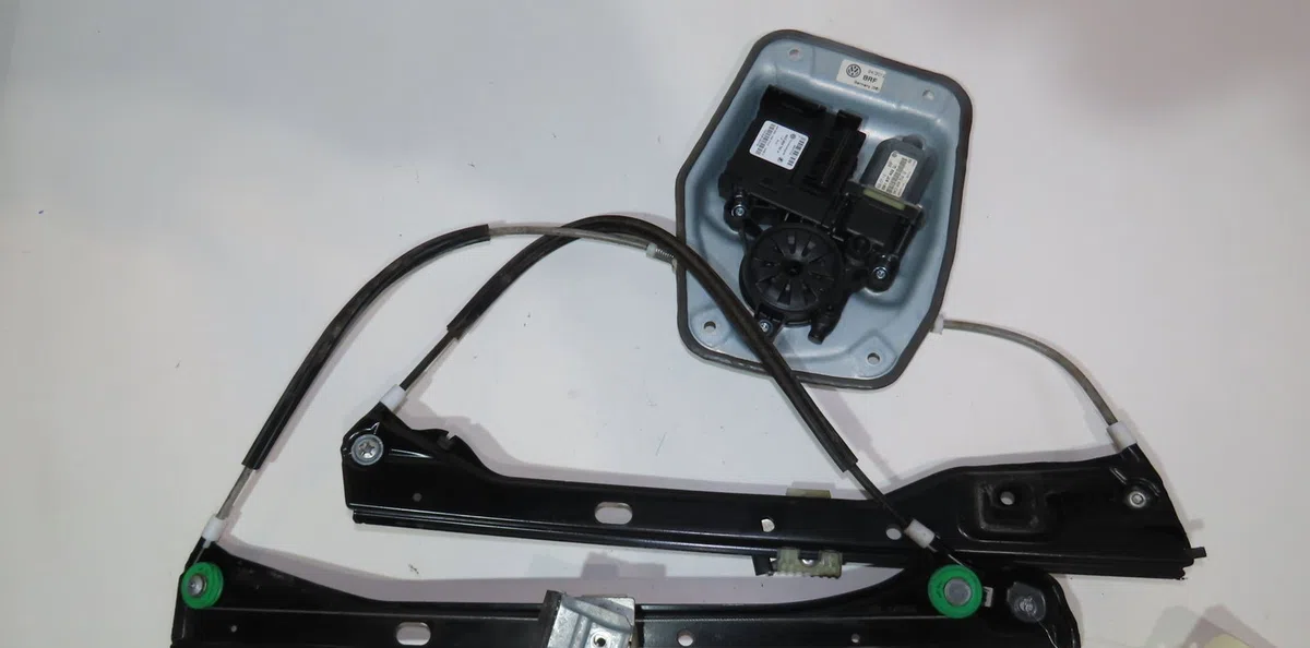 Mecanisme moteur lève-glace avant droit Volkswagen GOLF PLUS V (5M1, 521) 1.6 tdi (2009-2013) 5 portes occasion