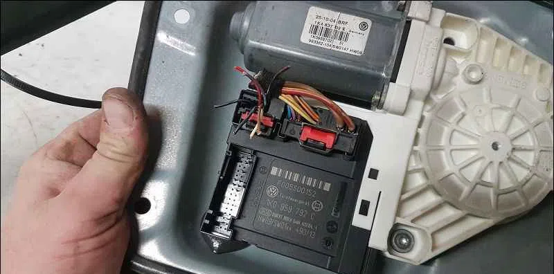 Mecanisme  moteur lève-glace avant droit VOLKSWAGEN GOLF V occasion