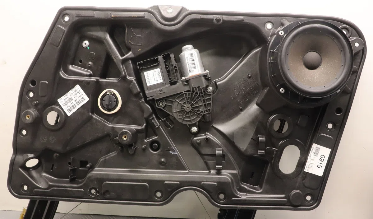 Mecanisme moteur lève-glace avant droit Volkswagen GOLF VI (5K1) 1.6 tdi (2009-2012) 5 portes occasion