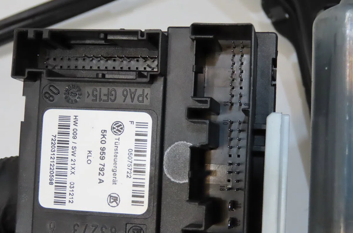 Mecanisme  moteur lève-glace avant droit Volkswagen GOLF VI Décapotable (517) 1.2 tsi (2011-2016) occasion