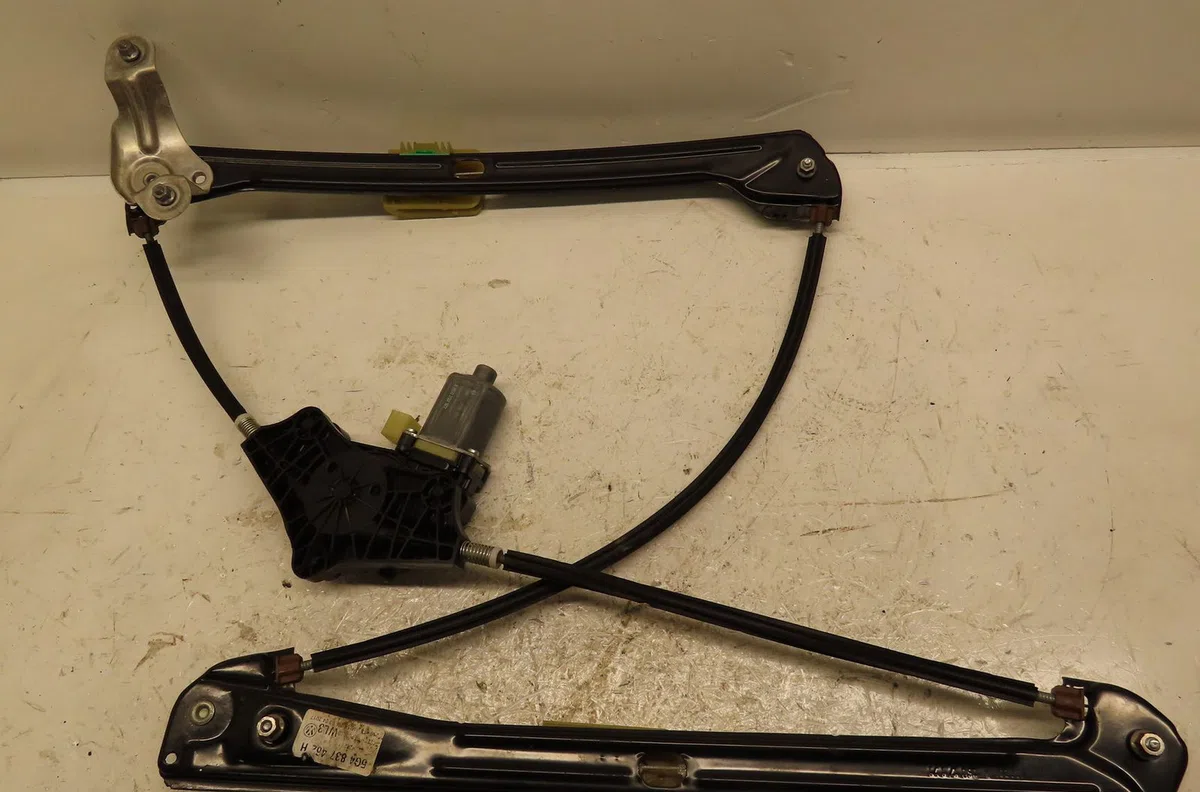 Mecanisme moteur lève-glace avant droit Volkswagen GOLF VII (5G1, BQ1, BE1, BE2) 1.4 gte hybrid (2014-2020) occasion