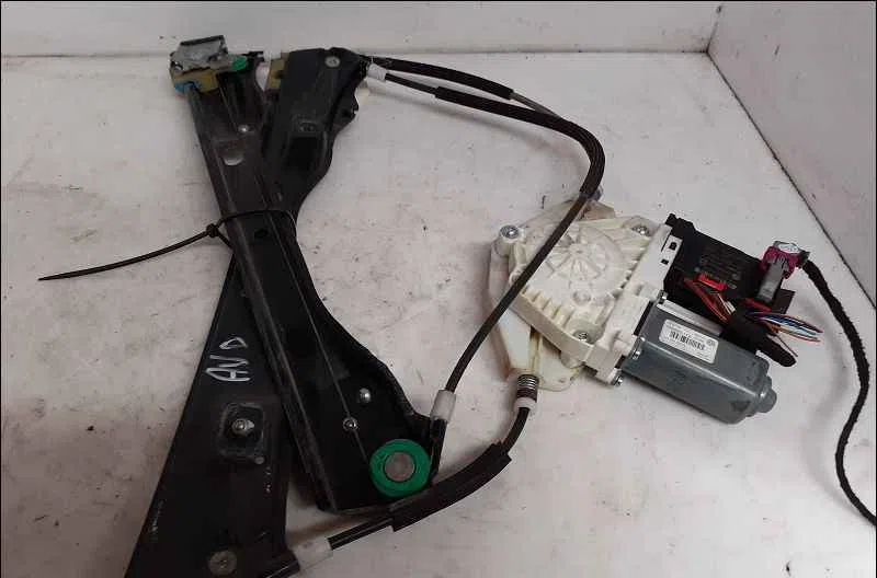 Mecanisme  moteur lève-glace avant droit VOLKSWAGEN PASSAT V occasion