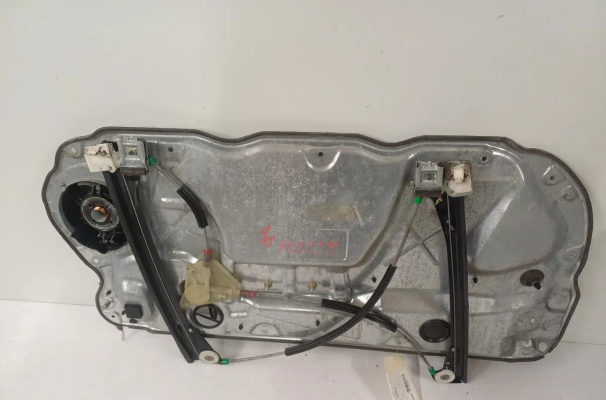 Mecanisme  moteur lève-glace avant droit VOLKSWAGEN POLO 4 PHASE 1 occasion