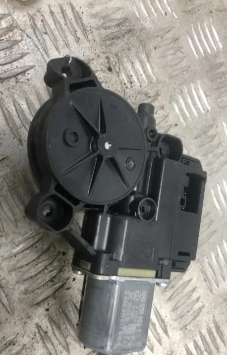 Mecanisme  moteur lève-glace avant droit VOLKSWAGEN POLO 5 PHASE 1 occasion