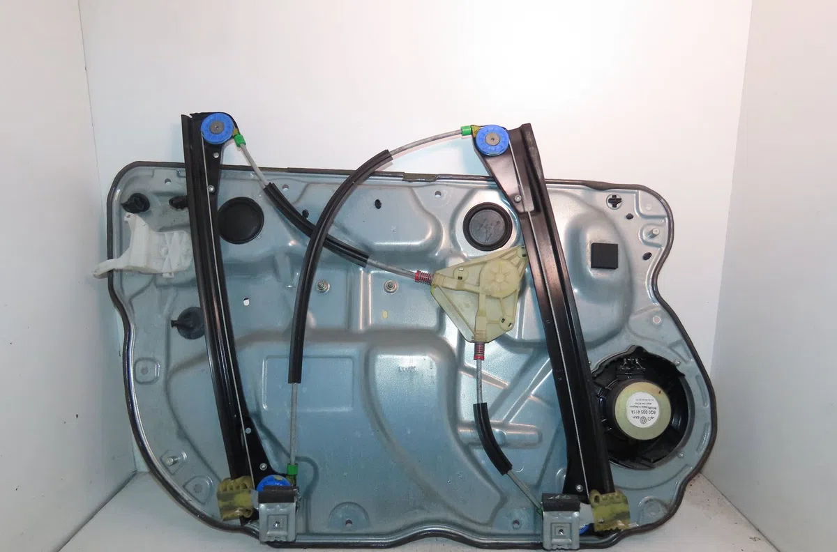 Mecanisme  moteur lève-glace avant droit Volkswagen POLO (9N_, 9A_) 1.4 tdi (2001-2005) 3 portes occasion