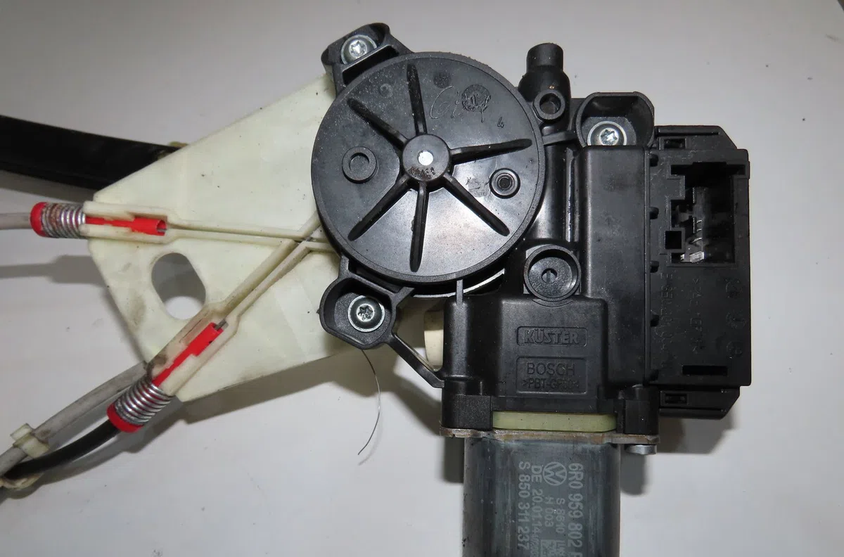 Mecanisme  moteur lève-glace avant droit Volkswagen POLO V (6R1, 6C1) 1.2 tdi (2009) 5 portes occasion