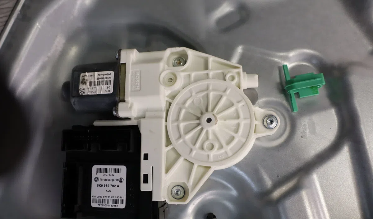 Mecanisme  moteur lève-glace avant droit Volkswagen TIGUAN (5N_) 2.0 tdi (2008-2018) 5 portes occasion