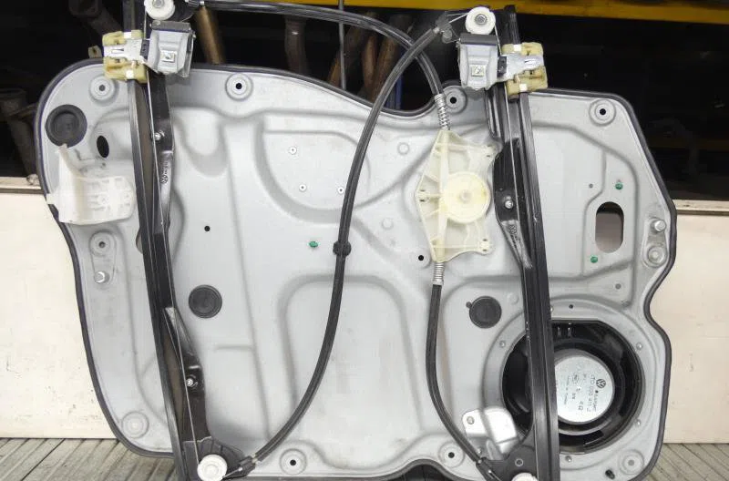 Mecanisme  moteur lève-glace avant droit VOLKSWAGEN TOURAN 1 PHASE 1 occasion