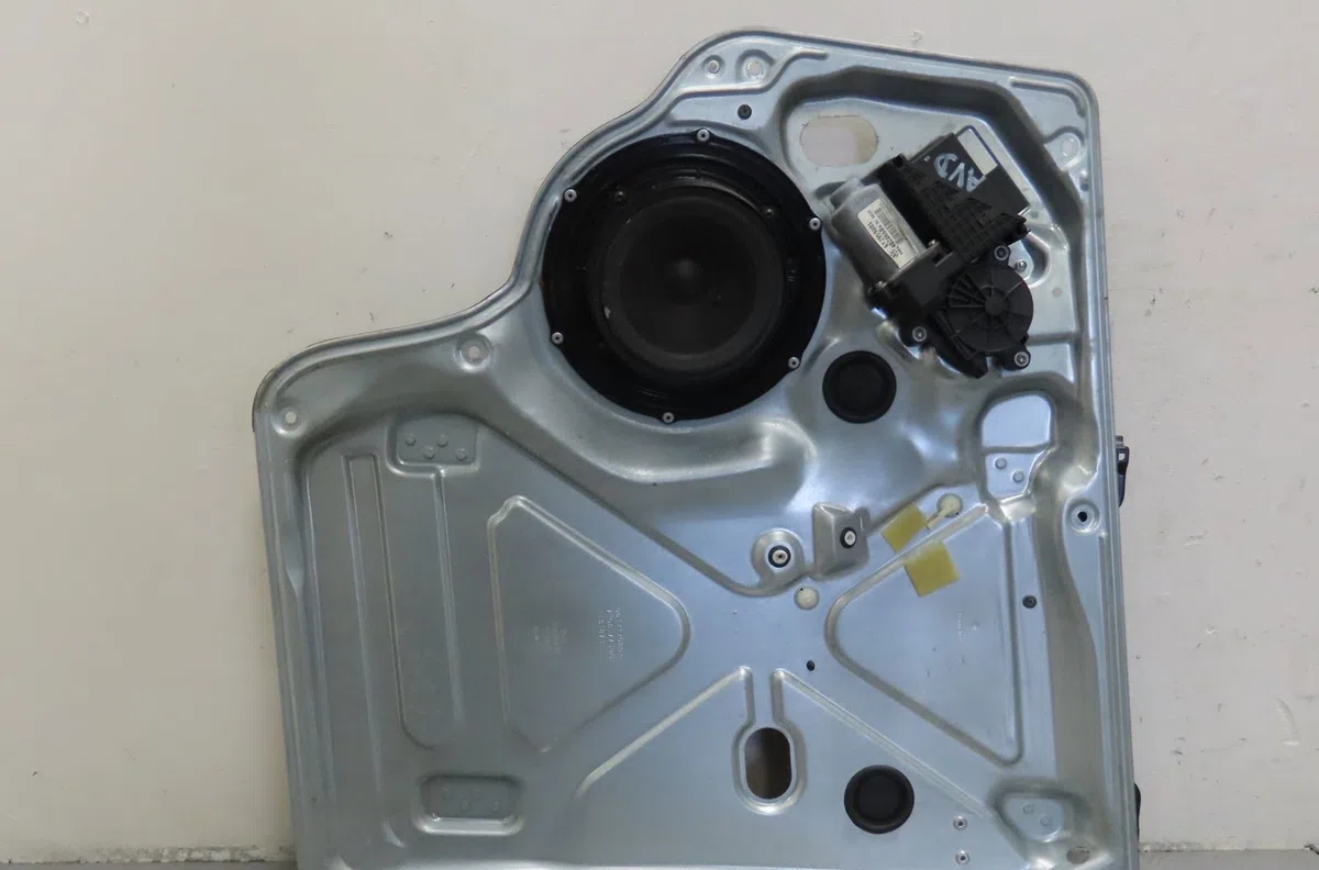 Mecanisme moteur lève-glace avant droit Volkswagen TRANSPORTER V Autobus-Autocar (7HB, 7HJ, 7EB, 7EJ) 2.5 tdi (2003-200