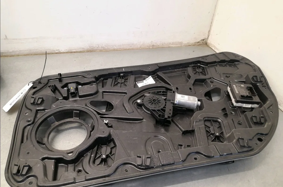 Mecanisme moteur lève-glace avant droit Volvo V40 Cross Country (526) T3 (2015-2019) occasion