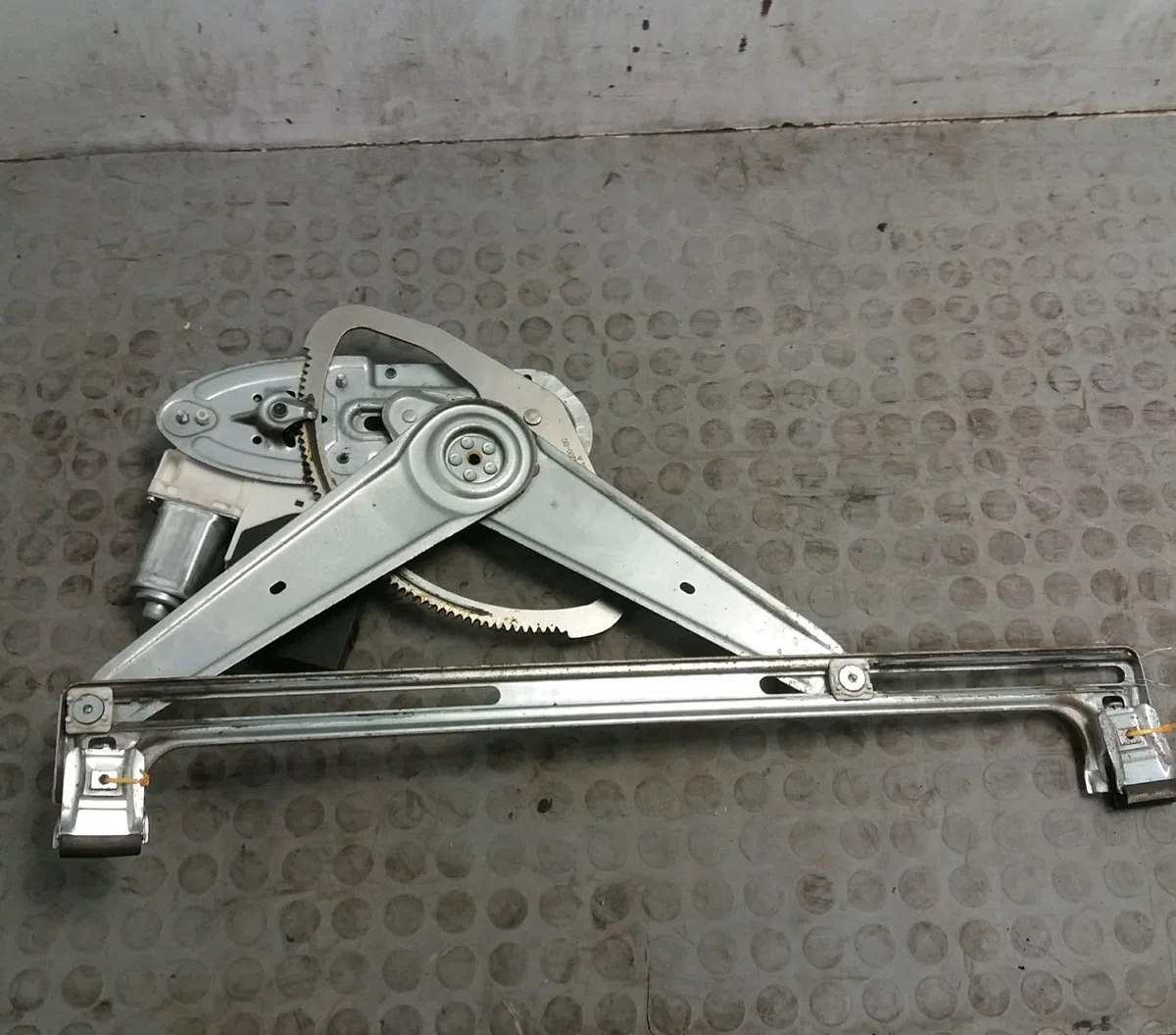 Mecanisme moteur lève-glace avant droit Volvo V50 (545) 2.0 d (2004-2010) occasion