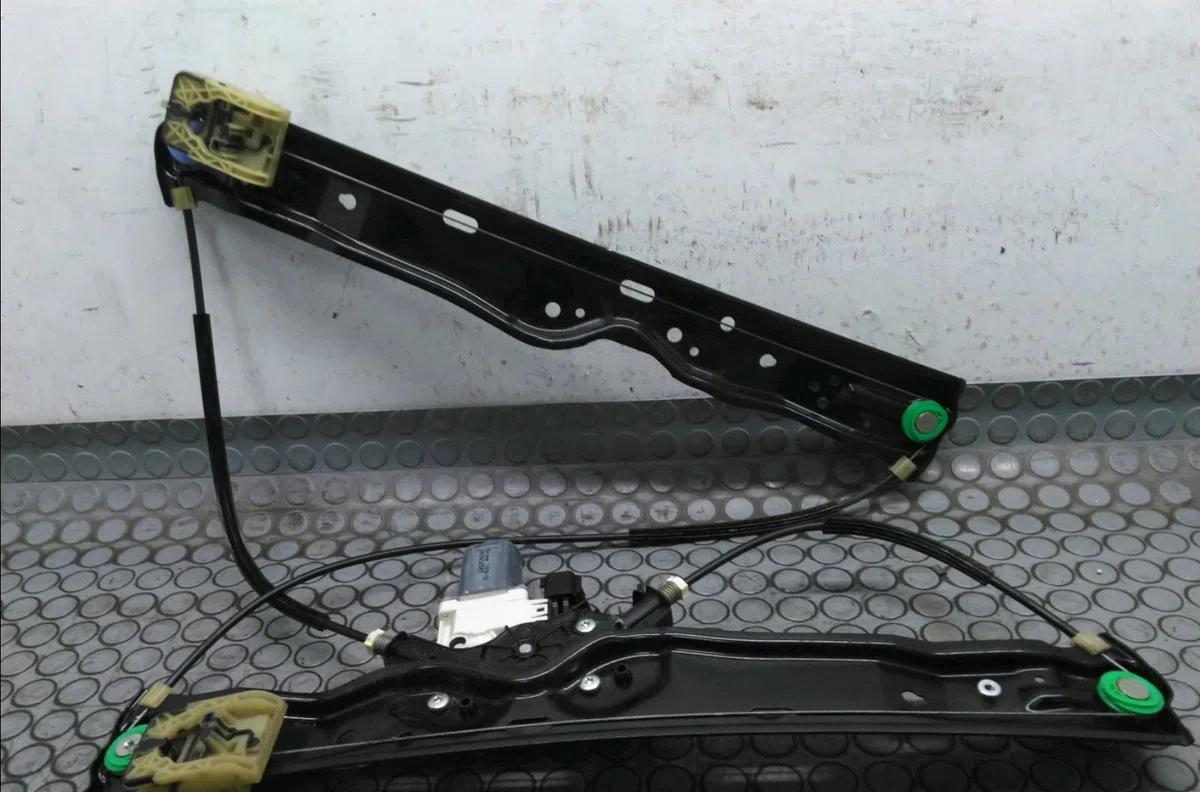 Mecanisme+moteur leve-glace avg LAND ROVER DISCOVERY SPORT 2015 occasion