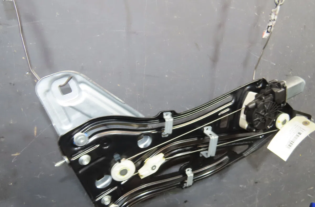 Mécanismemoteur lève glace aile arg Peugeot 207 CC (WD_) 1.6 hdi (2007-2015) occasion