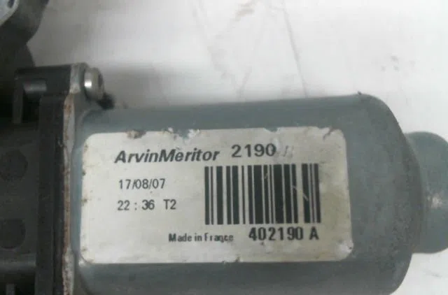 Mecanismemoteur leve-glace ard NISSAN QASHQAI occasion