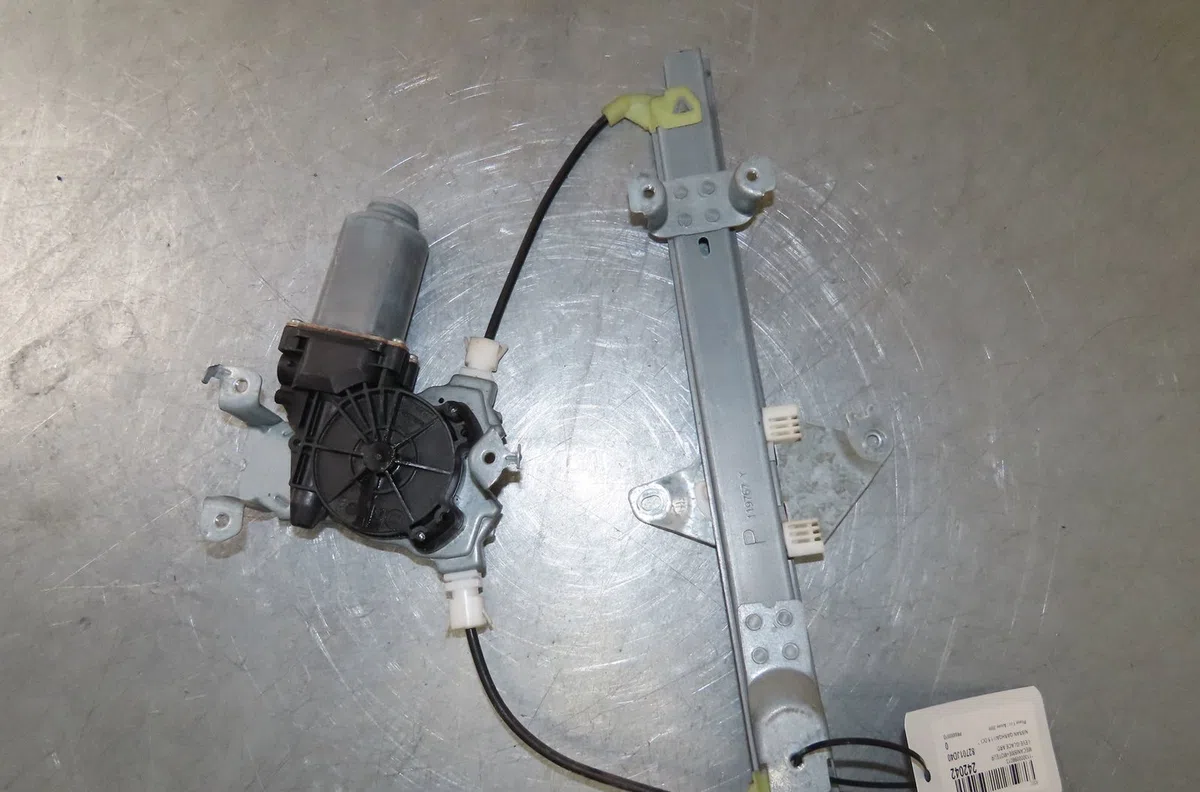 Mecanismemoteur leve-glace ard Nissan QASHQAI - QASHQAI 2 I (J10, NJ10, JJ10E) 1.5 dci (2010-2013) 5 portes occasion