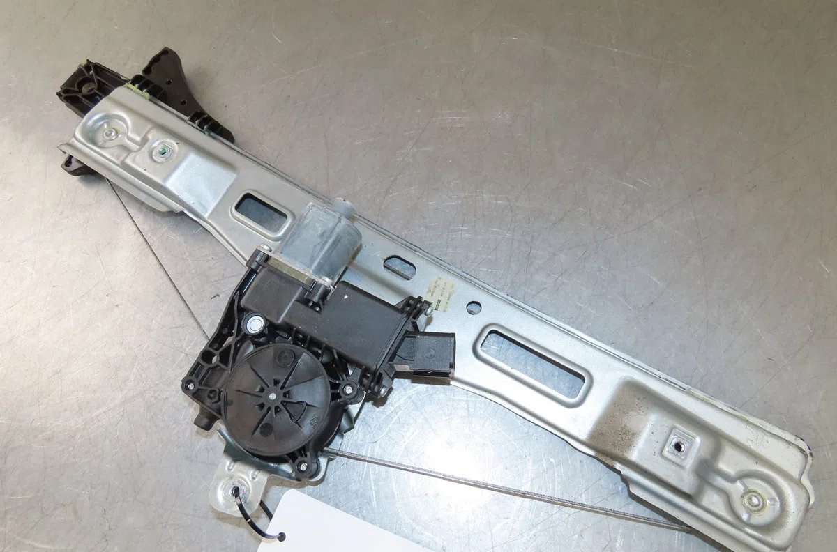 Mecanismemoteur leve-glace ard Opel ZAFIRA TOURER C (P12) 1.6 cdti (75) (2013) occasion