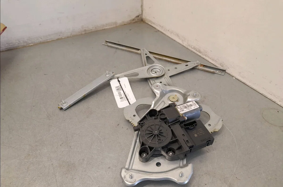 Mecanismemoteur leve-glace ard Renault GRAND SCÉNIC III (JZ0-1_) 1.6 dci (jz00, jz12) (2011) 5 portes occasion